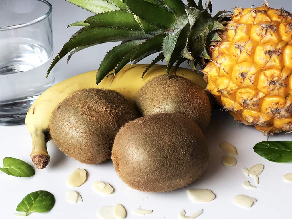 Koktajl ananas kiwi banan - składniki przed przygotowaniem