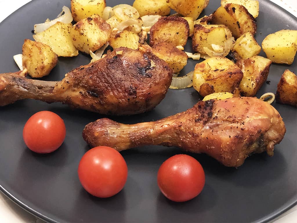 Kurczak pieczony z ziemniakami - gotowe danie