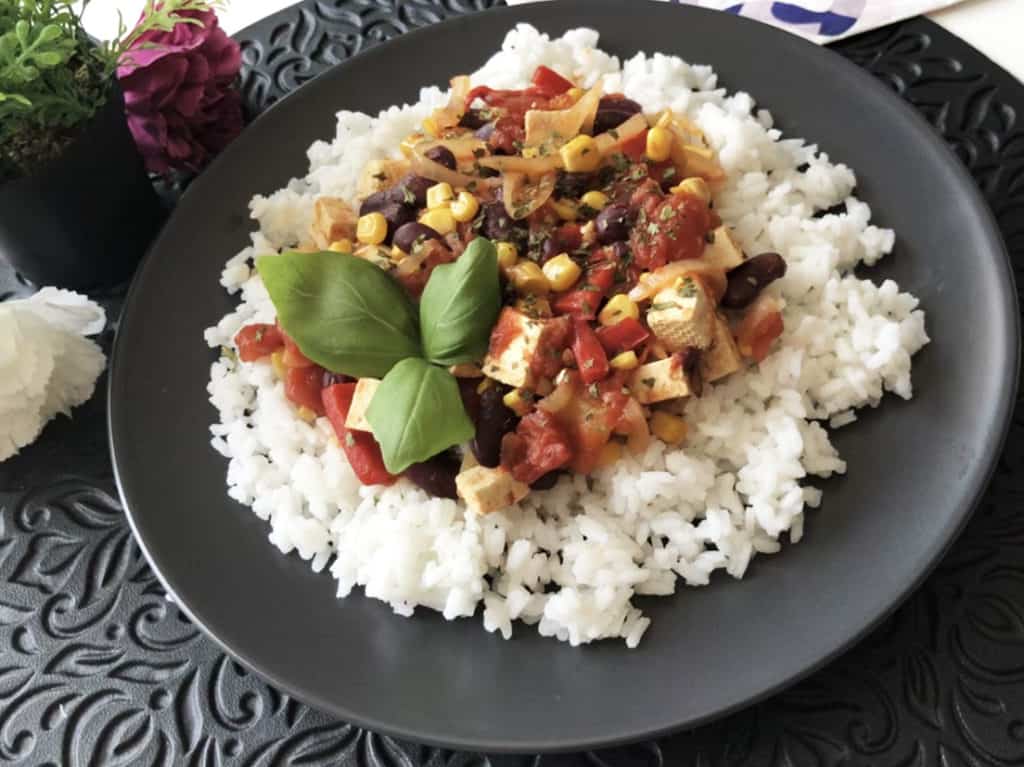 Ryż po meksykańsku z tofu - gotowe danie