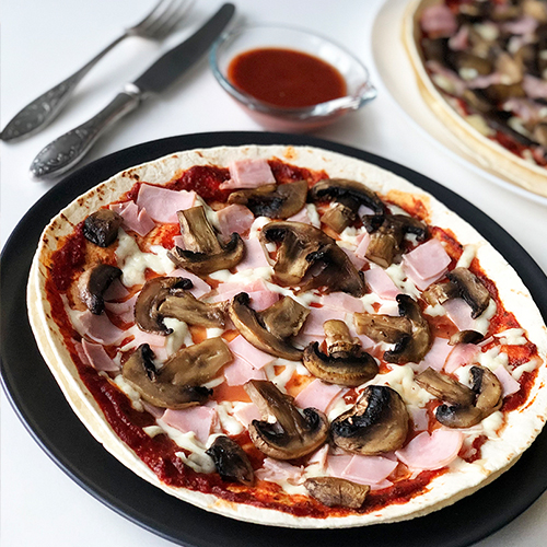 Pizza Capricciosa na tortilli