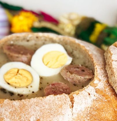 Wielkanocny żur w chlebie
