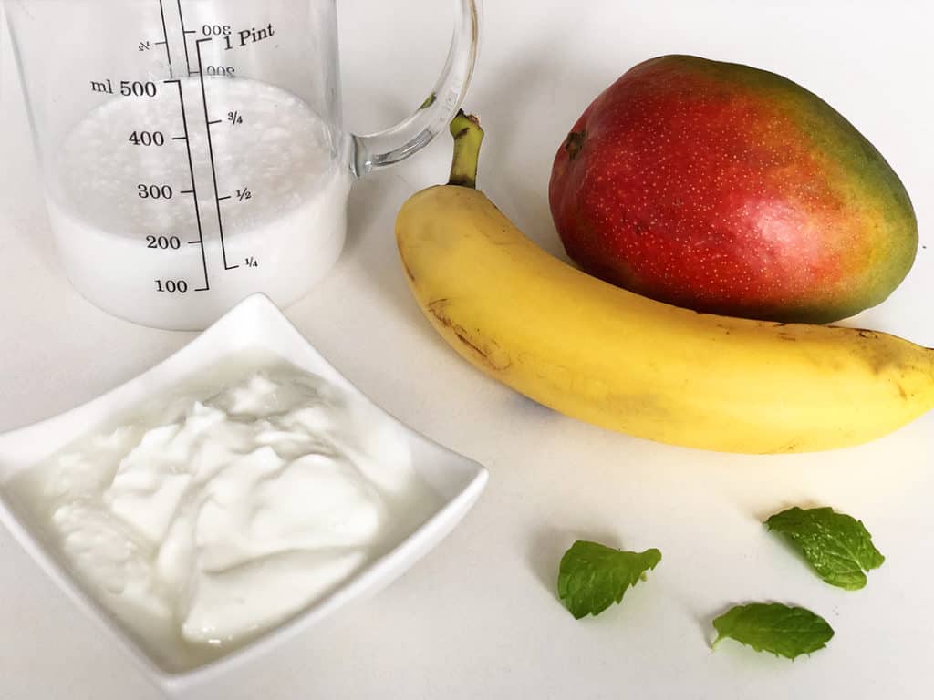 Koktajl mango banan - składniki przed przygotowania