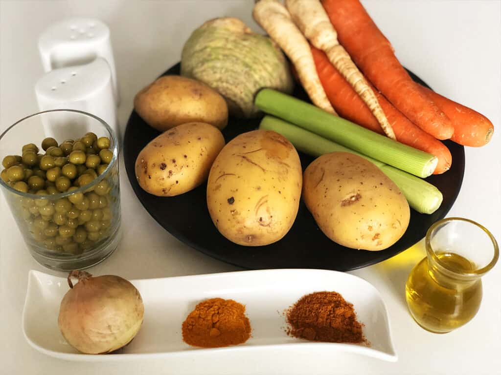 Zupa jarzynowa z ziemniakami i groszkiem - składniki przed przygotowaniem