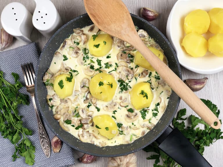 Ziemniaki W Sosie Pieczarkowym NaszPrzepis Sprawdzone Przepisy ziemniaki-w-sosie-pieczarkowym-naszprzepis-sprawdzone-przepisy