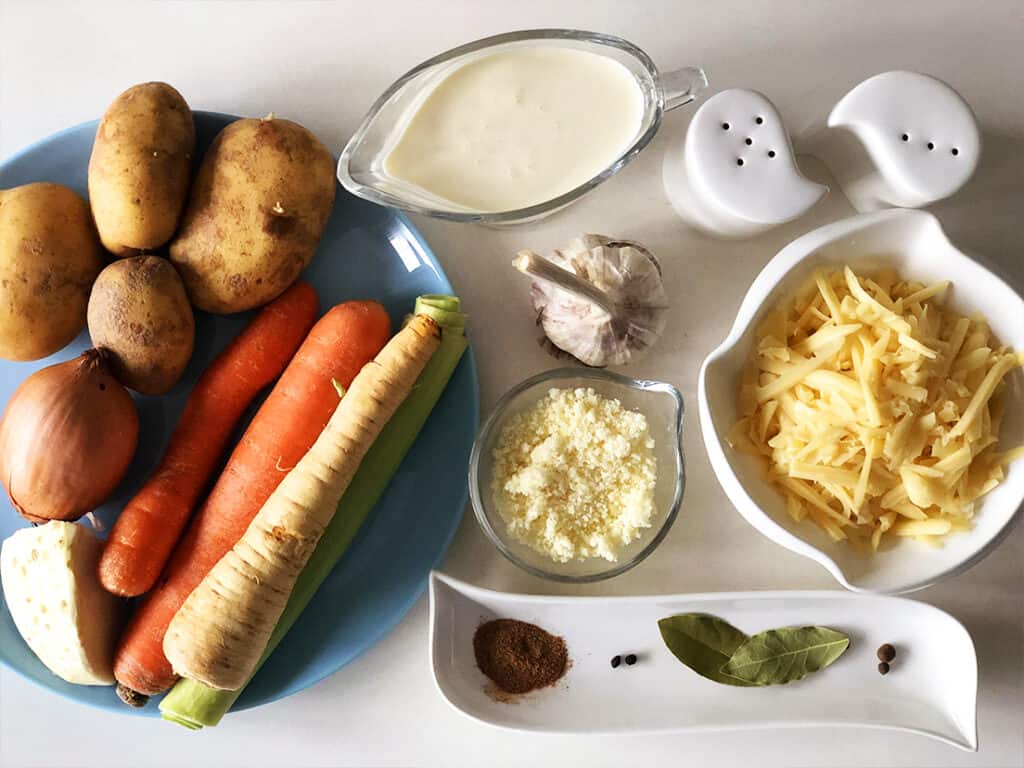 Zupa krem czosnkowo-serowa - składniki przed przygotowaniem
