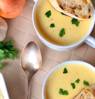 Zupa krem czosnkowo-serowa