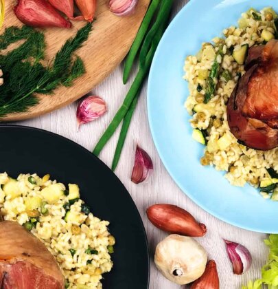 Golonka z indyka na wiosennym risotto