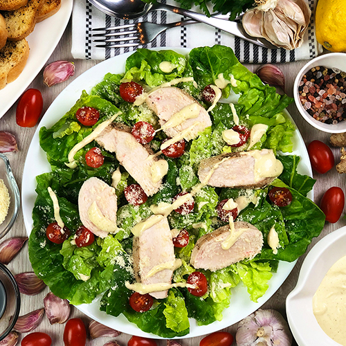 10 pomysłów na obiad z kurczaka - szybkie i sprawdzone przepisy - Sałatka Cezar z kurczakiem