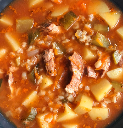 Rassolnik – rosyjska zupa ogórkowa
