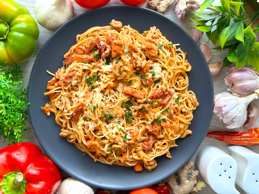Pikantne spaghetti z mięsem - gotowe danie
