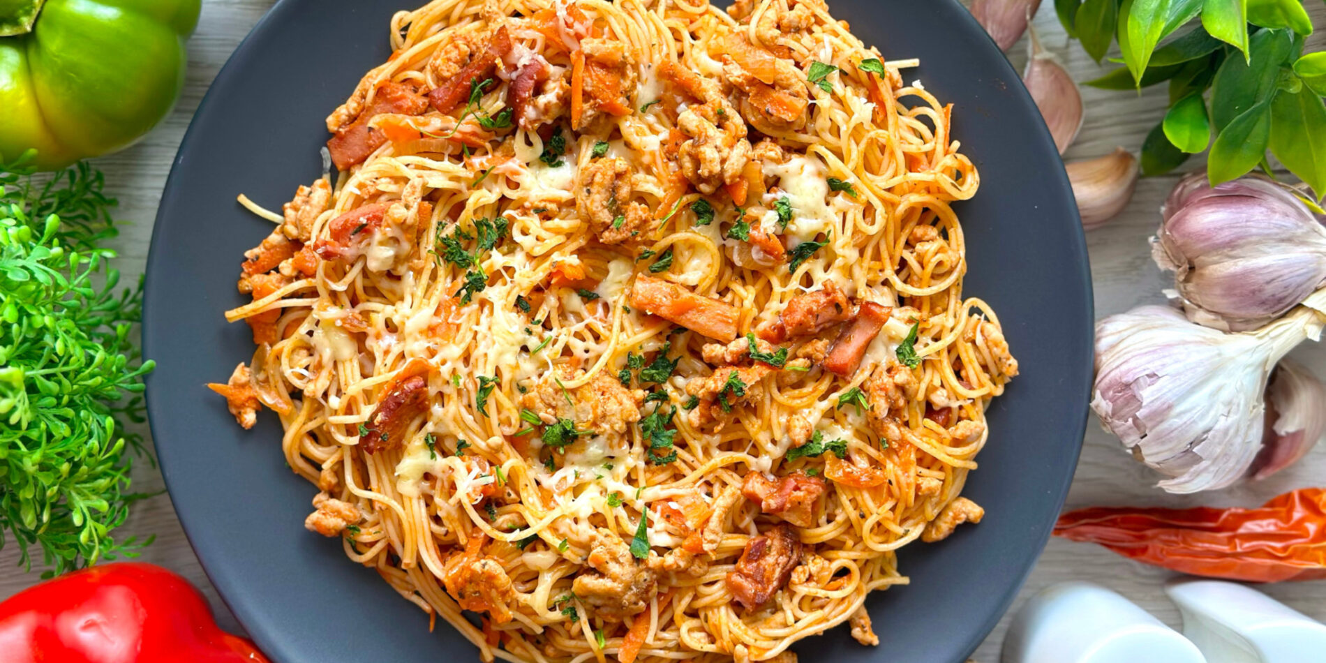 Pikantne spaghetti z mięsem - propozycja przygotowania