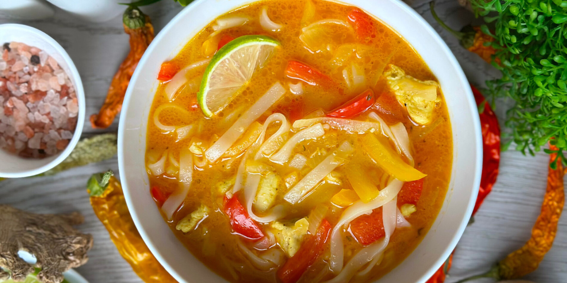 Zupa tajska z makaronem ryżowym - propozycja przygotowania