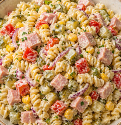 Sałatka makaronowa na grilla – tania i sycąca